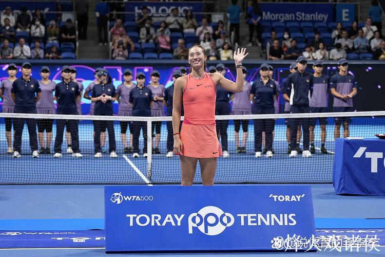 东京站郑钦文全场轰16记Ace 2-0肯宁夺赛季第3冠