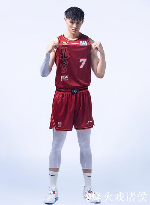 曾凡博17+8首钢胜北控 阿不都26+11新疆胜上海